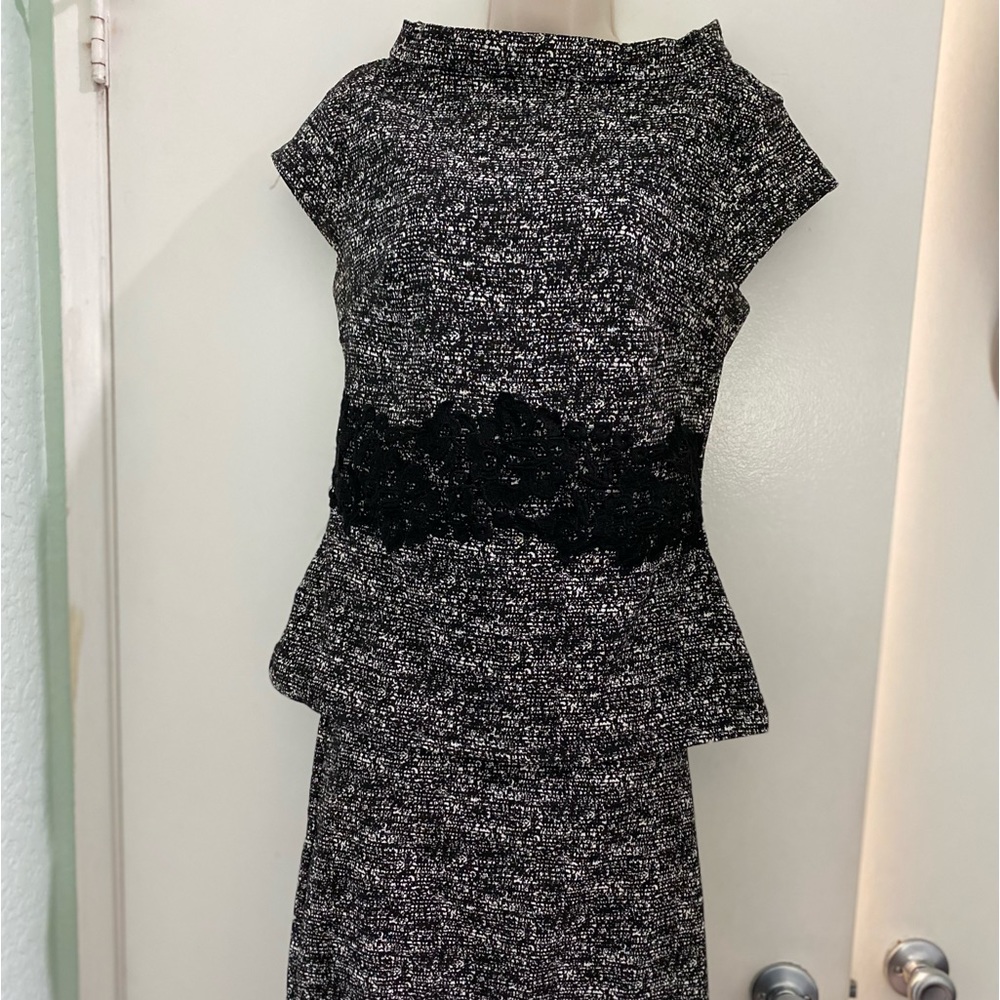 Beautiful ladies 2 piece knit suit